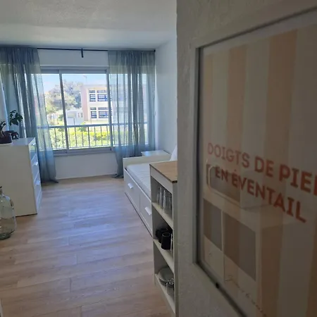 Lovely 2 Minutes Walk From Sea Apartment *
