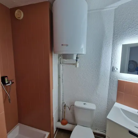 Апартаменты Lovely 2 Minutes Walk From Sea