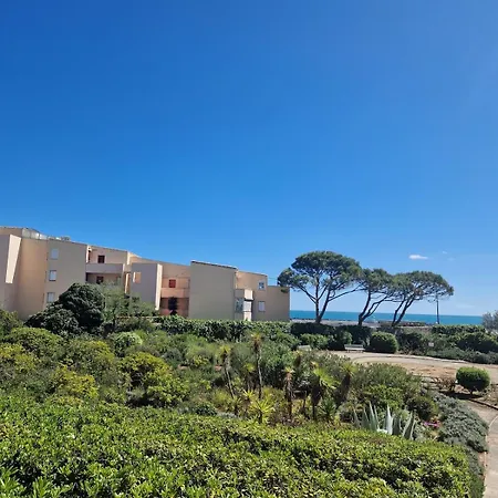 Апартаменты Lovely 2 Minutes Walk From Sea Сет