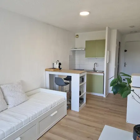 Апартаменты Lovely 2 Minutes Walk From Sea *